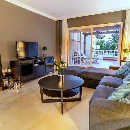 Stunning Modern Jardines De Santa Maria Golf, Elviria, Apartment